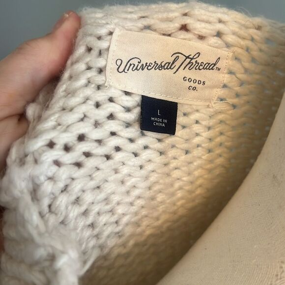 Women’s Large chunky knit thick knit cream neutral sweater - Picture 12 of 14